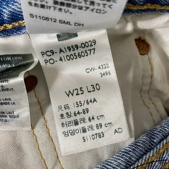 NWT Levi's 501 90's Distressed Jeans 150th Anniversary size 25x30 - Picture 10 of 10